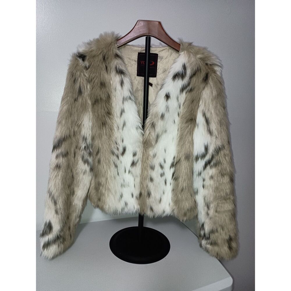 Yoki Plush Teddy Jacket in Cream and Tan